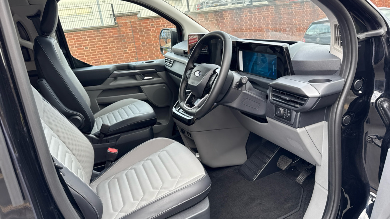 Ford Tourneo Custom 340 L1 Electric Rwd 160kW 65kWh H1 Titanium X 8 seater Auto